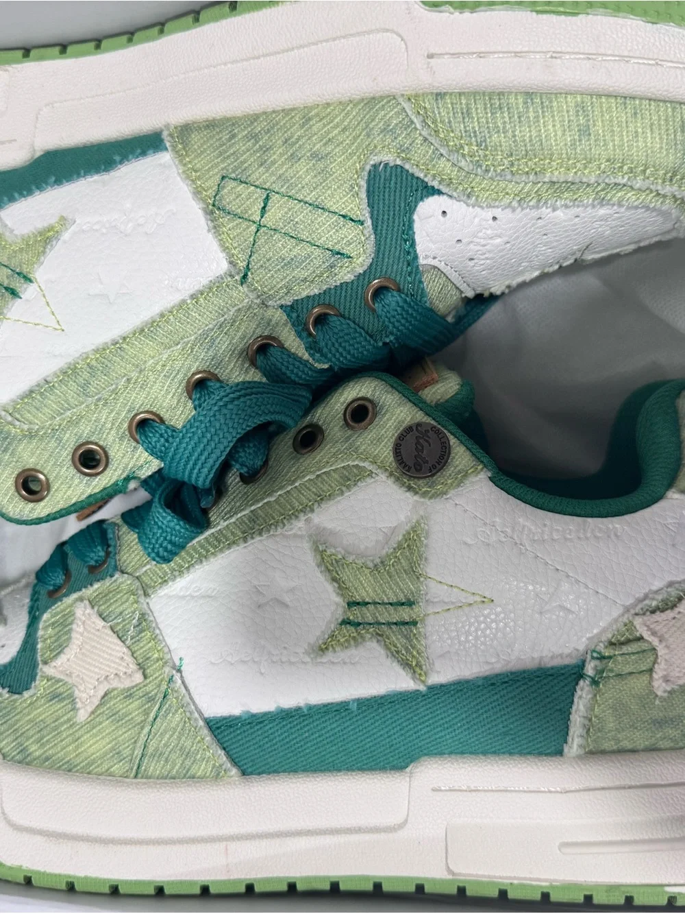 Men’s Green & White Low Sneaker